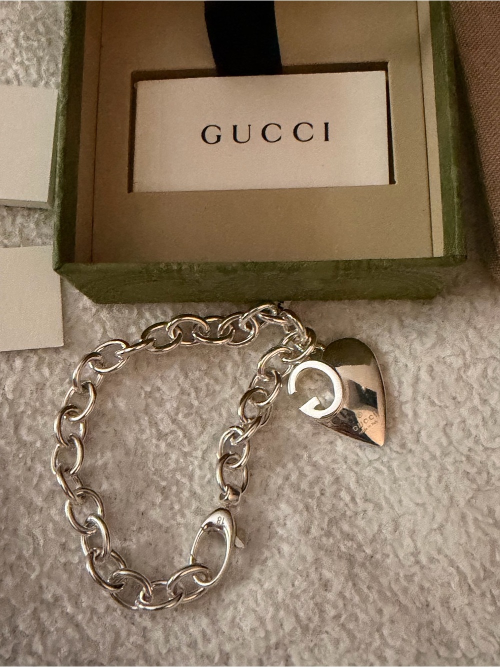 NWT Gucci Silver Heart Charm Link Bracelet